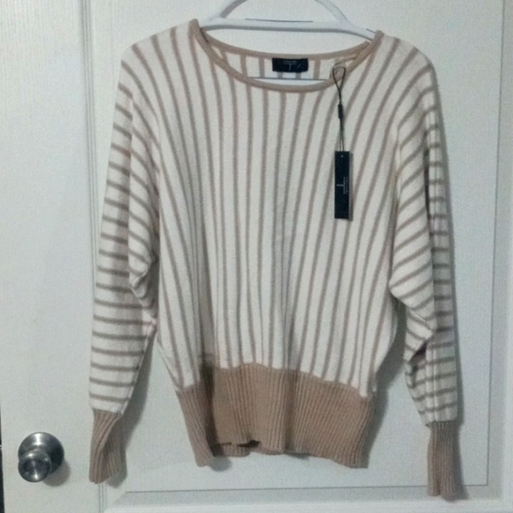 TAHARI SWEATER - Picture 1 of 10
